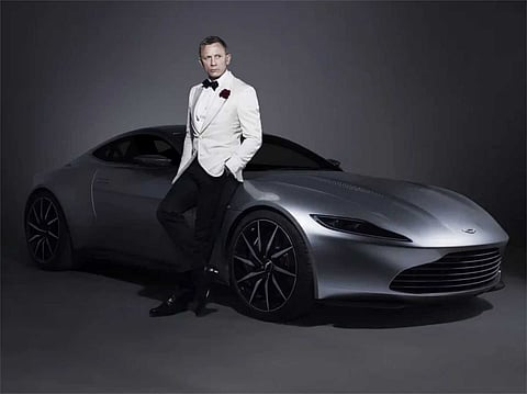 Terá o mais famoso cliente da Aston Martin de esperar pelo elétrico?