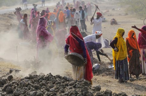 क्या ‘मनरेगा’ में है कोरोनावायरस से पैदा हुए ग्रामीण संकट का जवाब