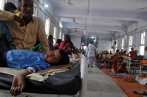 बिहार के मुजफ्फरपुर स्थित एसकेएमसीएच में एईएस से पीड़ित बच्चा। फोटो: प्रशांत रवि