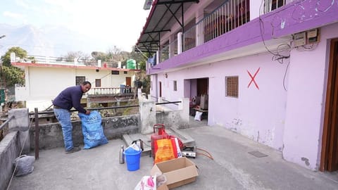 लगभग आठ माह बाद जोशीमठ भूधंसाव की जांच कर रही एजेंसियों की रिपोर्ट सार्वजनिक कर दी गई है। फोटो: सन्नी गौतम