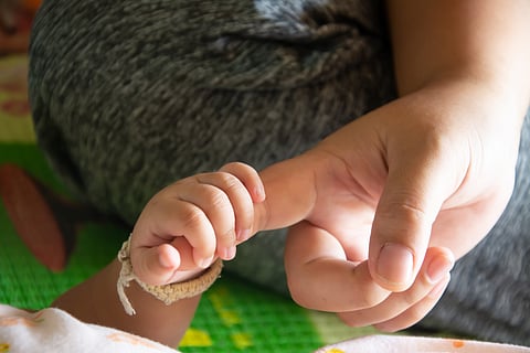 കുട്ടിയുടെ പ്രായപരിധി നീക്കി; ദത്തെടുക്കുന്ന അമ്മമാർക്കും 12 ആഴ്ച പ്രസവാവധി നൽകണമെന്ന് സുപ്രീം കോടതി