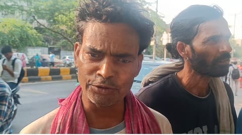 ഡൽഹിയിലെ തുഗ്ലക്കാബാദ് എക്സ്റ്റൻഷനിലുള്ള ലേബർ ചൗക്കിലെ ഒരു തൊഴിലാളി.