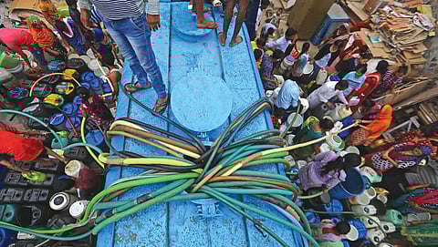 टैंकर राज: शहरों पर पानी के टैंकर माफिया का कब्जा, किससे हुई चूक?