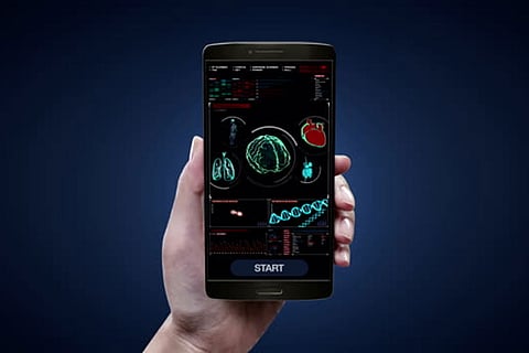 वैज्ञानिकों ने एक किफायती, उपयोग करने में आसान, पोर्टेबल स्मार्टफोन-आधारित फ्लोरोसेंस टर्न-ऑन सेंसर प्रणाली विकसित की है जो पार्किंसंस बीमारी की रोकथाम में मदद कर सकती है।