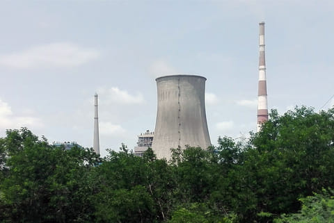 डॉ नरला ताताराव थर्मल पावर स्टेशन; फोटो: विकीमीडिया कॉमन्स