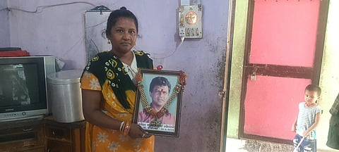 रोजगार प्रभावित होने के कारण बबली के पति रमेश ने आत्महत्या कर ली। फोटो: राजू सजवान