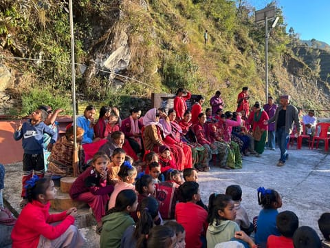पौड़ी गढ़वाल जिले के पोखड़ा ब्लॉक में यात्रा कर ग्रामीणों से संवाद किया गया। फोटो, लेखक द्वारा उपलब्ध कराई गई