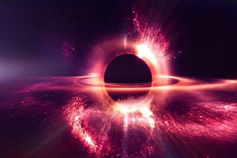 ब्लैक होल ने लगभग दस करोड़ वर्ष शांत रहने के बाद शक्तिशाली ऊर्जा जेट अंतरिक्ष में छोड़ना शुरू किया।