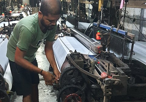 सूरत के पावरलूम कारखाने खाली होते जा रहे हैं। फाइल फोटो: राजू सजवान