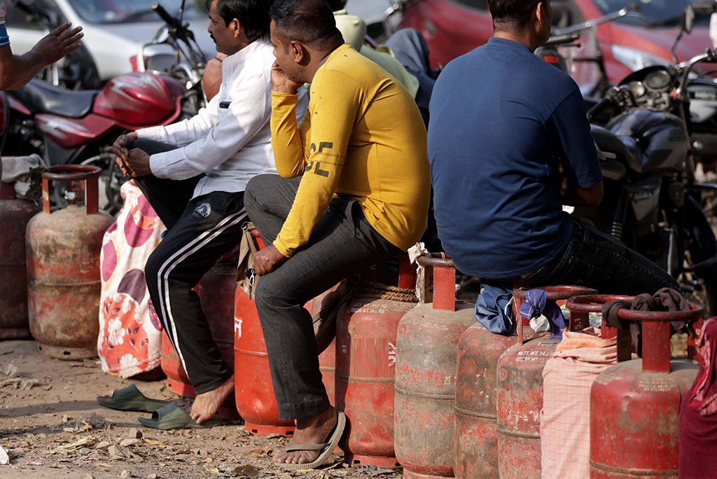 आम लोगों की जिंदगी को हर दिन मुश्किल बना रहा वैश्विक ऊर्जा संकट; प्रतीकात्मक तस्वीर: आईस्टॉक