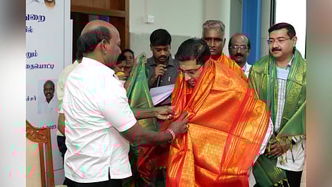 MA Subramanian honours the staff of the Tamil Nadu Government Multi Super Speciality Hospital at Omandurar Estate