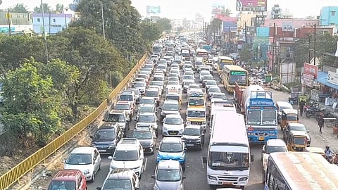 Traffic chokes Tiruchy–Chennai NH