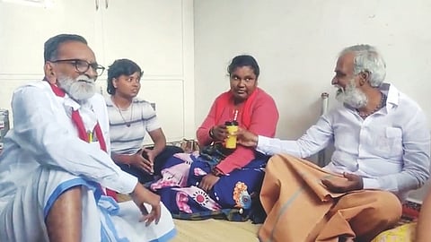 Minister Sekar Babu offers juice to Lakshmi, one of the four on
hunger strike in present phase, at UUI office, on Monday