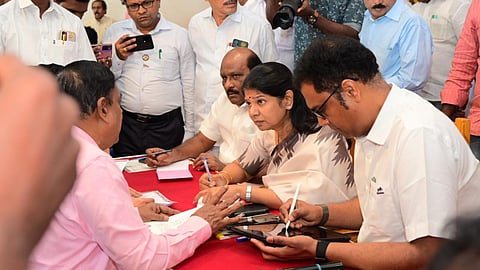 DMK leader Kanimozhi interacting with stakeholders on drafting the party's manifesto in Thanjavur on Tuesday