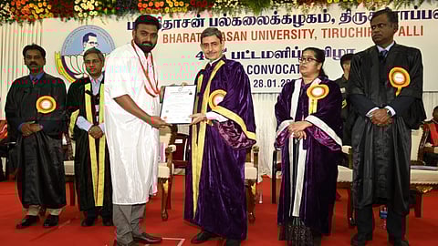 Governor RN Ravi conferring a degree during the convocation in Bharathidasan University, Tiruchy, on Wednesday