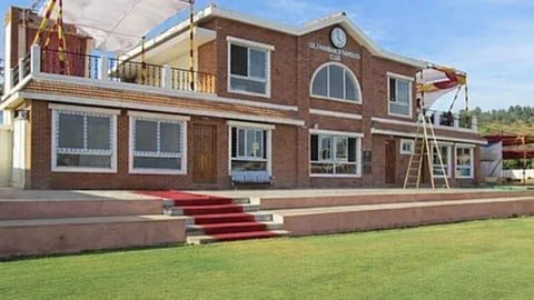 BCCI President Mithun Manhas and KSCA chief Venkatesh Prasad officially inaugurated the pavilion named after Sunil Joshi in Hubli.