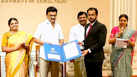 Chief Minister MK Stalin presents cash award and appreciation to Tenkasi Collector Kamal Kishore on Thursday