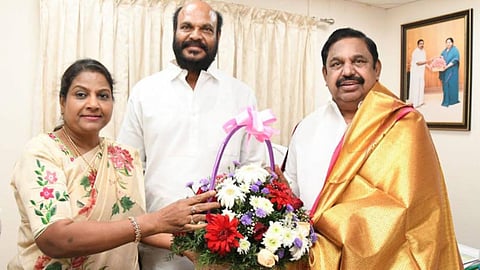 Tamilaga Makkal Munnetra Kazhagam leader John Pandian with AIADMK general secretary Edappadi Palaniswami