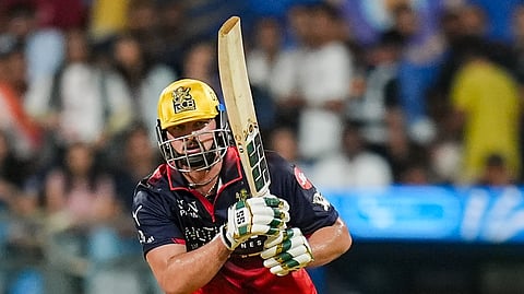 RCB score imposing 240/4 against MI in IPL match