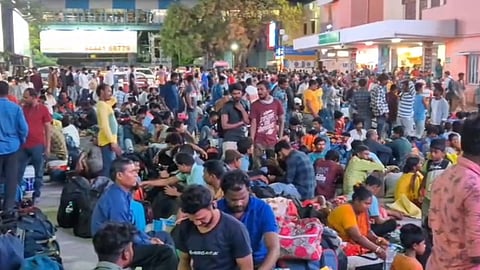 Thousands of West Bengal workers throng Tambaram railway station as they head home to vote