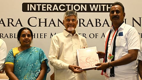 Andhra Pradesh Chief Minister and TDP chief N Chandrababu Naidu with AIADMK leader SP Velumani and BJP candidate Vanathi Srinivasan in Coimbatore on Monday