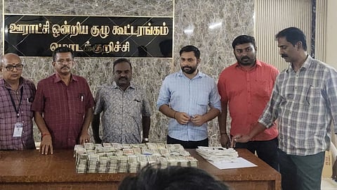 Ninety lakhs seized in Erode.