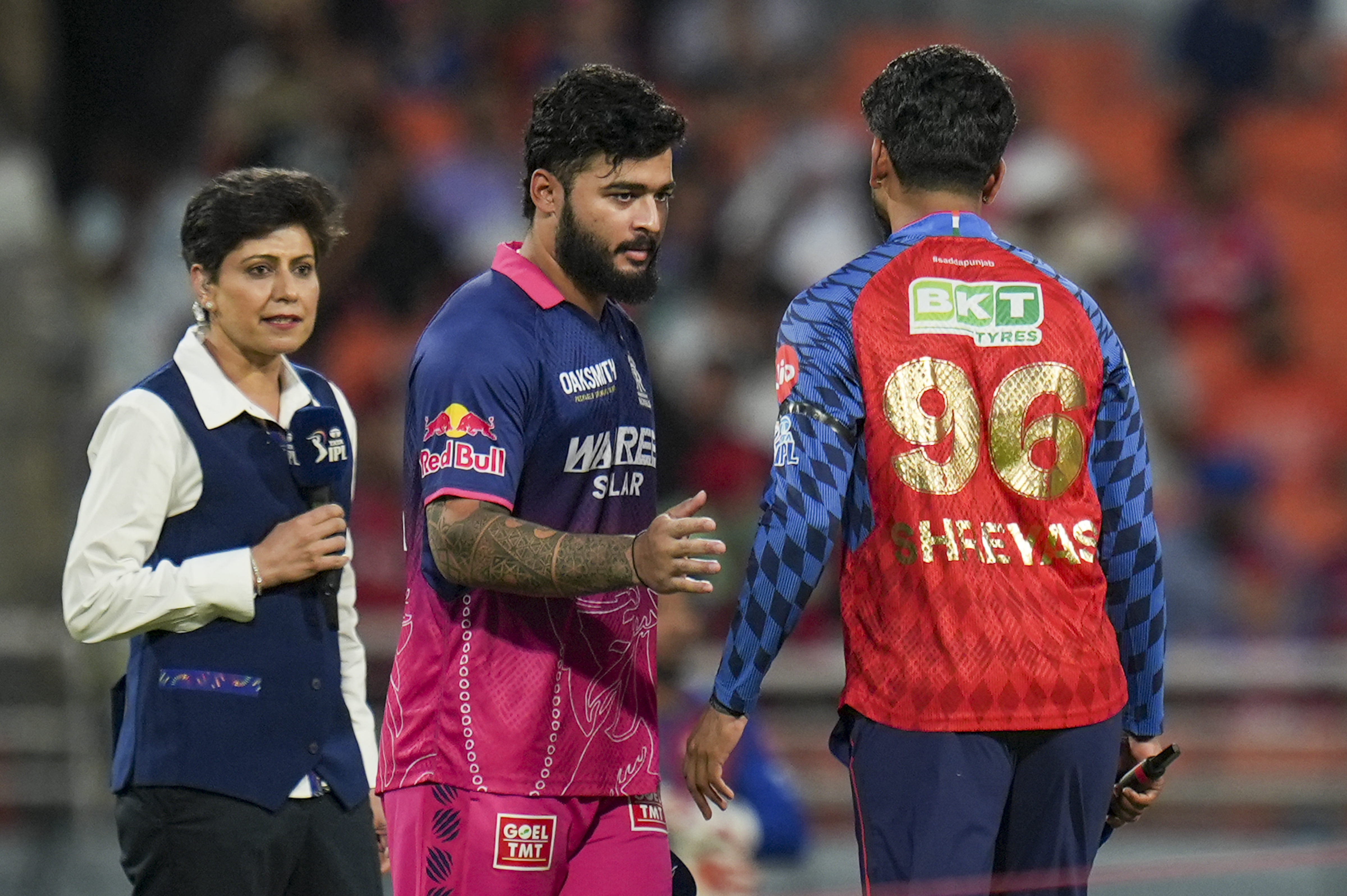 Mullanpur: Punjab Kings' captain Shreyas Iyer, right, and Rajasthan Royals' captain Riyan Parag during toss ahead of the Indian Premier League (IPL) 2026 T20 cricket match between Punjab Kings and Rajasthan Royals, in Mullanpur, Tuesday, April 28, 2026. (PTI Photo/Shiva Sharma)(PTI04_28_2026_000341B)