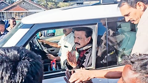 Chief Minister and DMK president MK Stalin interacting with the public on the sidelines of his daily walk in Kodaikanal