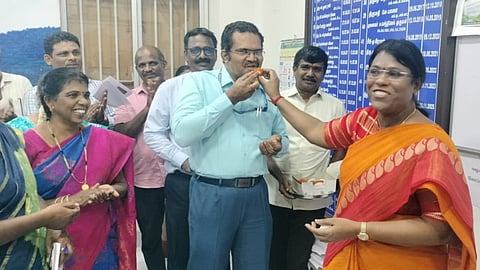 Alagu Meena visited the District Chief Education Office in Nagercoil and shared sweets with Prince Arockiaraj in a joyful moment, in the presence of education department officials and staff.