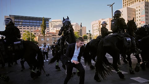 Ultra-orthodox protesters block