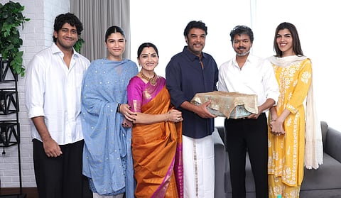 Khushbu, Sundar C invite CM Vijay to daughter’s wedding