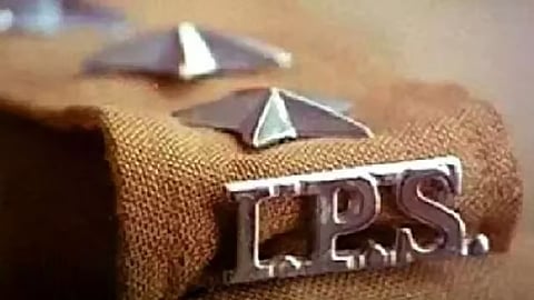 IPS badge
