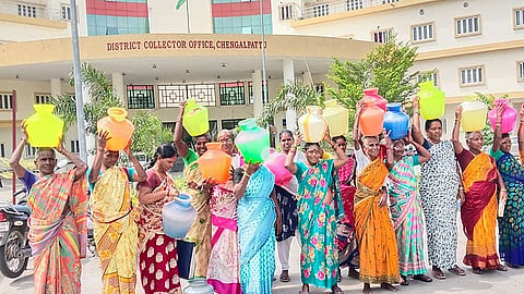 Ladies protesting with empty water pot
