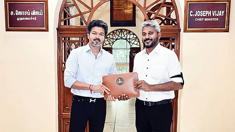 CM Vijay, Finance minister Marie Wilson