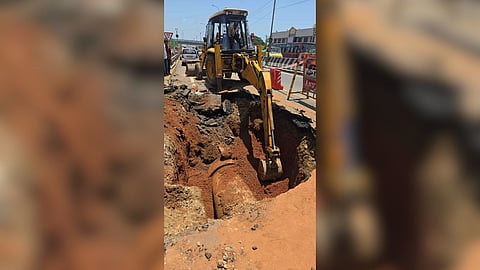 Pipeline gets burst at GNT Road in Puzhal, Chennai.