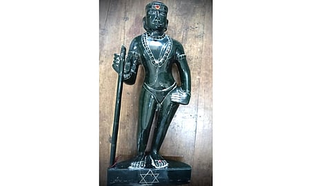 The recovered idol