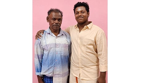 The deceased were identified as Muniyandi, 65, of Nadu Pillaiyarkulam, and his grandson, Munees, 17, who was riding the moped