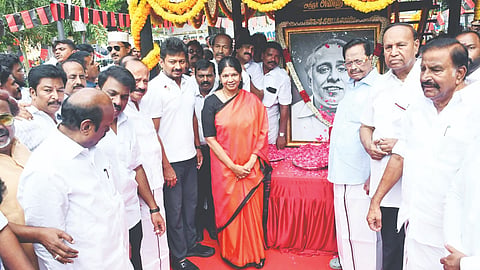 DMK leaders Duraimurugan, Kanimozhi, Udhayanidhi and others paying tribute to Anna’s portrait in Valluvar Kottam on Tuesday