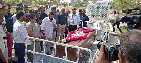 Fisheries minister Srinath pays respect to the mortal remains of fishers in Tiruchy on Thursday