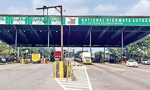 Paranur toll plaza