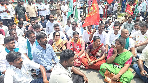 NTK workers stage protest in Dharapuram