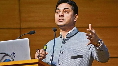 Ex-IMF Director KV Subramanian dismisses Pakistan's global financial leadership claim