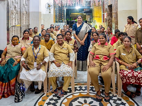 Actress Anumol extends welfare assistance to 50 women auto drivers