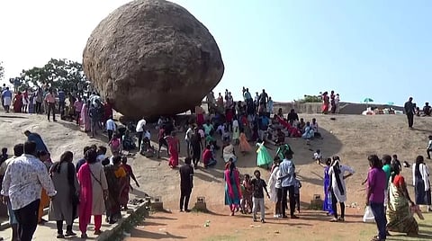 Festive revellers visit Krishna’s Butter Ball in Mahabalipuram