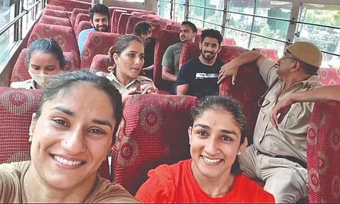 Image of ‘smiling’ detained wrestlers was doctored