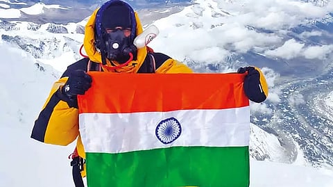 Muthamizhselvi unfurls Indian flag atop Mount Everest