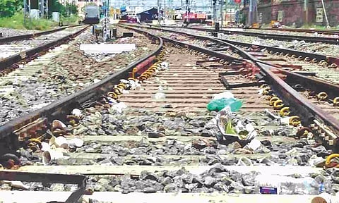 Extend support to keep stations clean: Madurai DRM to passengers