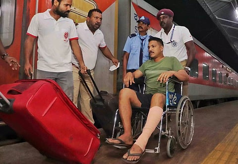 A special medical team with 36 doctors and 30 medical staffs are examined and provided first aid to the passengers.