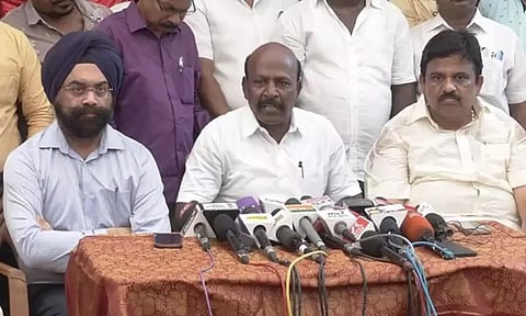 Tamil Nadu Health Minister Ma Subramanian speaking to reporters. (Daily Thanthi)