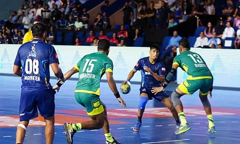 Golden Eagles Uttar Pradesh Vs Telugu Talons (Photo: Premier Handball League)